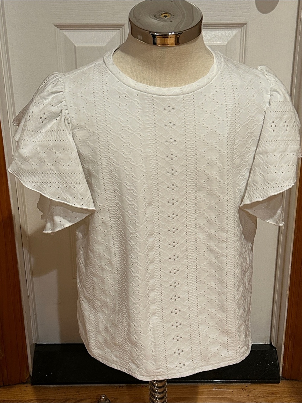 SHEIN White Eyelet Flutter Sleeve Top for Kids